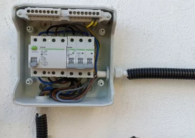 Utólagos kiépítés, elektromos kazán és villanybojler betáplálás kiépítése a készülékek telepítése előtt.